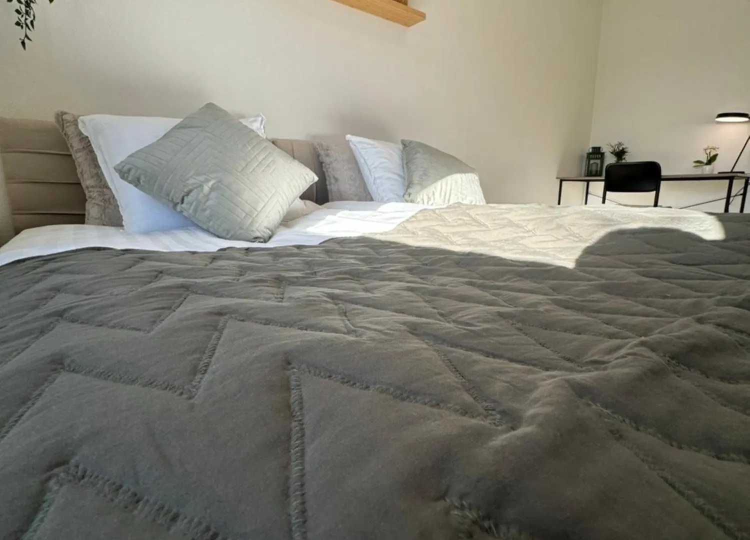 So Easy Stay, Malmoe Malmo